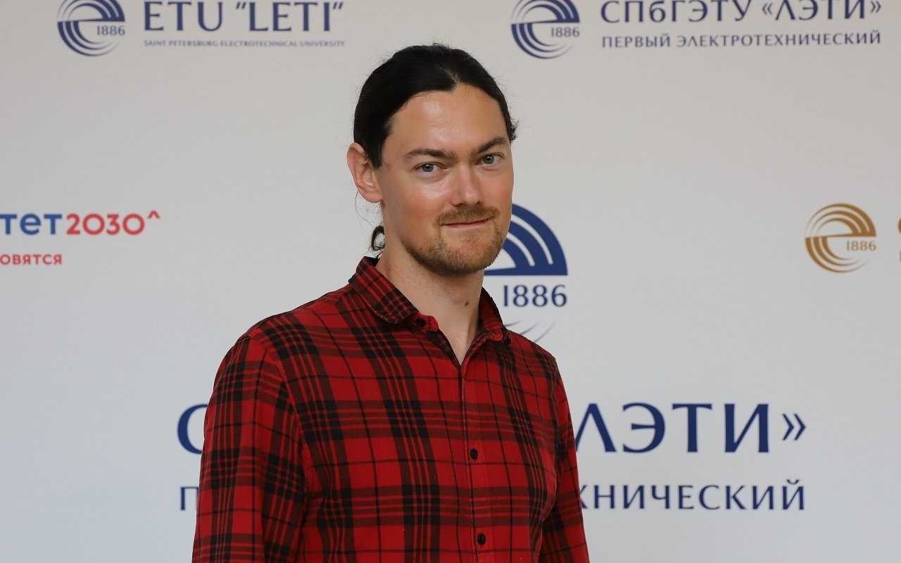 В ЛЭТИ создали модель энергоэффективного искусственного нейрона для вычислительных машин будущего