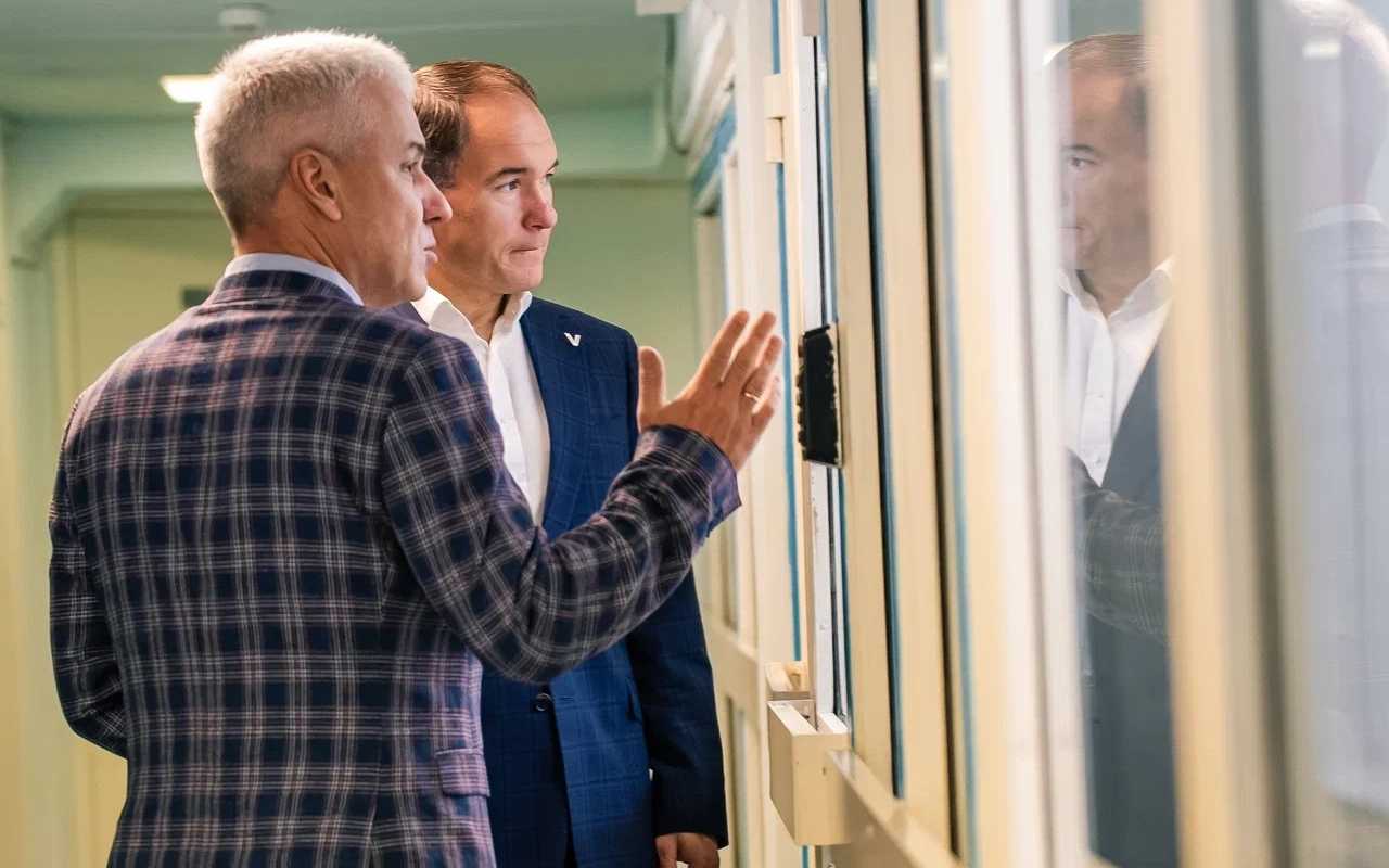 Председатель комитета по промышленной политике оценил научно-технологический потенциал ЛЭТИ