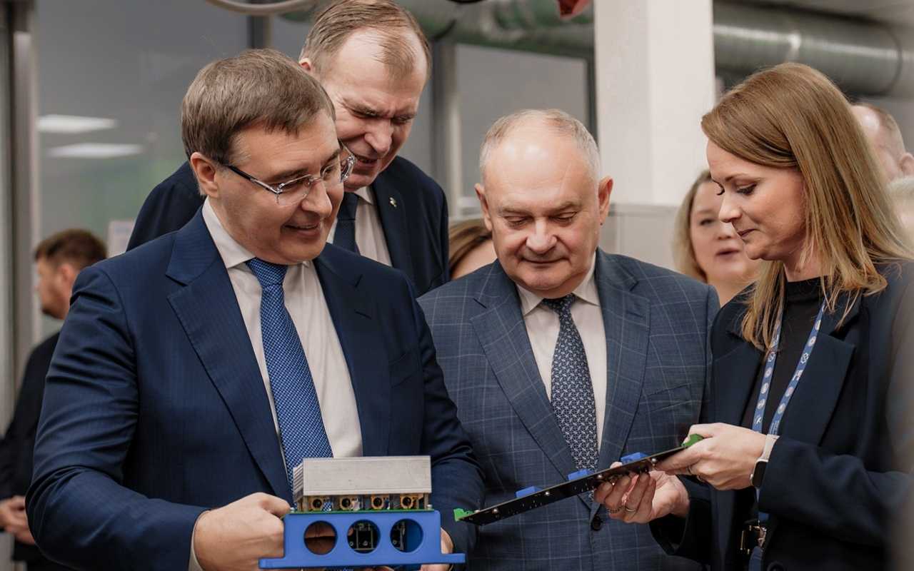 Глава Минобрнауки оценил технологический потенциал ЛЭТИ и посетил заседание Ученого совета, посвященное 140-летию вуза