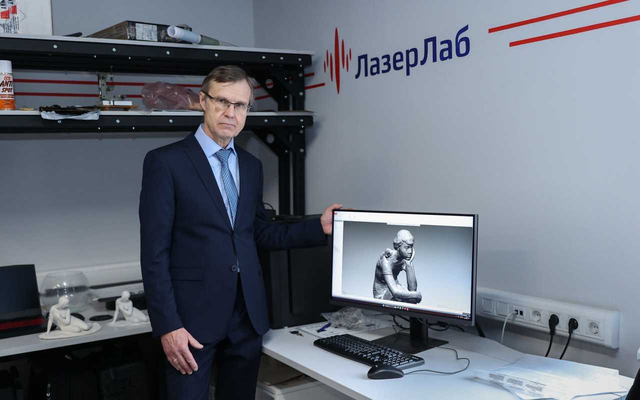 Вадим Парфенов: «Мы сделали высокоточную трехмерную компьютерную модель памятника на могиле Виталия Бианки»
